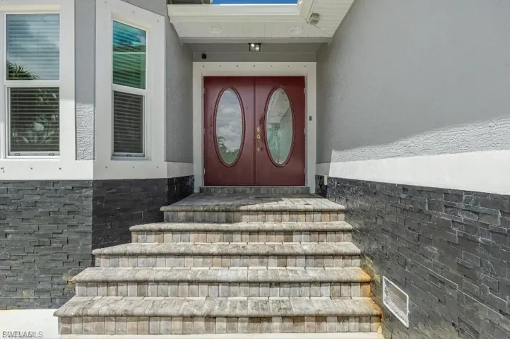 4885 E Riverside  DR, Fort Myers, FL 33905