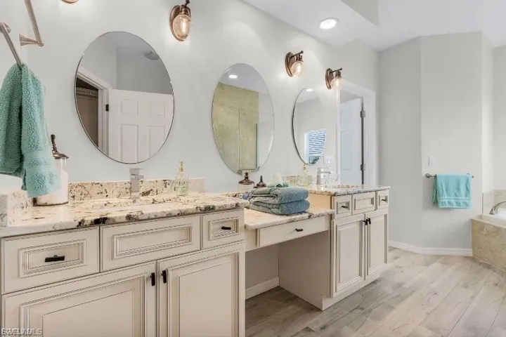 4885 E Riverside  DR, Fort Myers, FL 33905