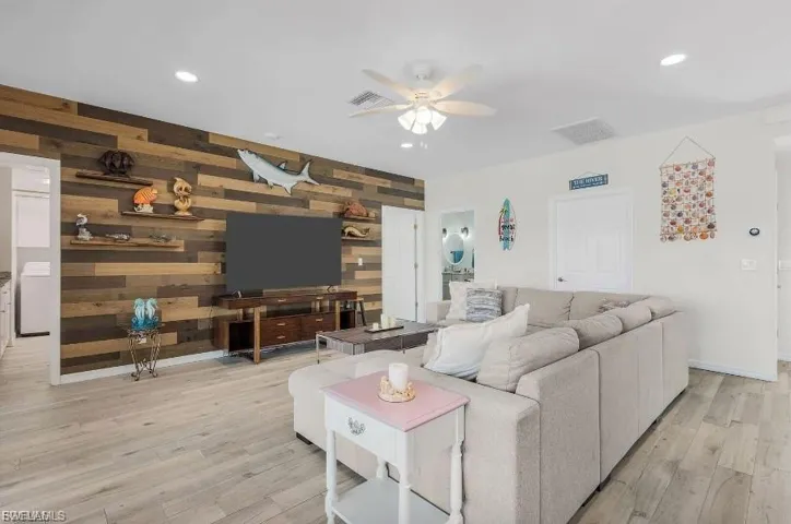 4885 E Riverside  DR, Fort Myers, FL 33905