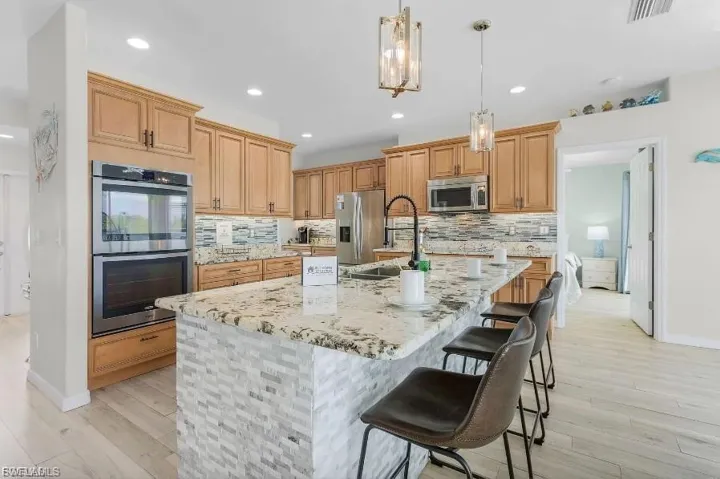 4885 E Riverside  DR, Fort Myers, FL 33905