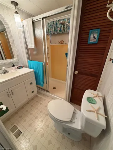Bathroom with Tub/Shower