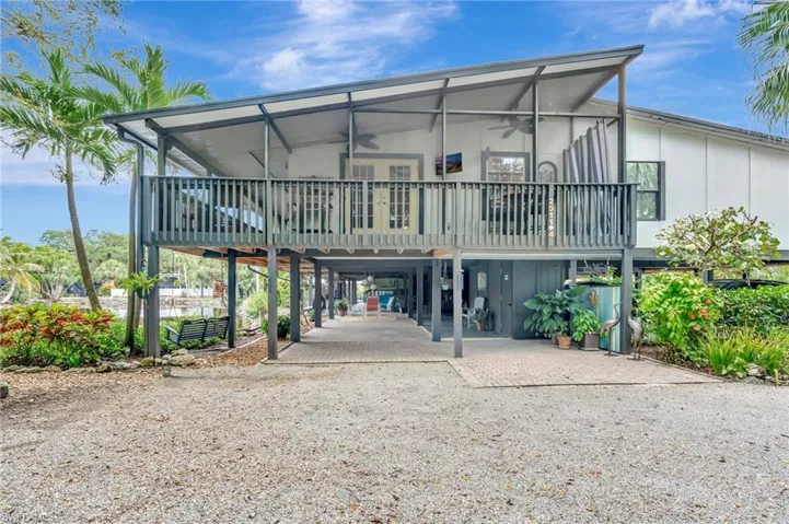 You found it!  2511 Estey Ave. E4