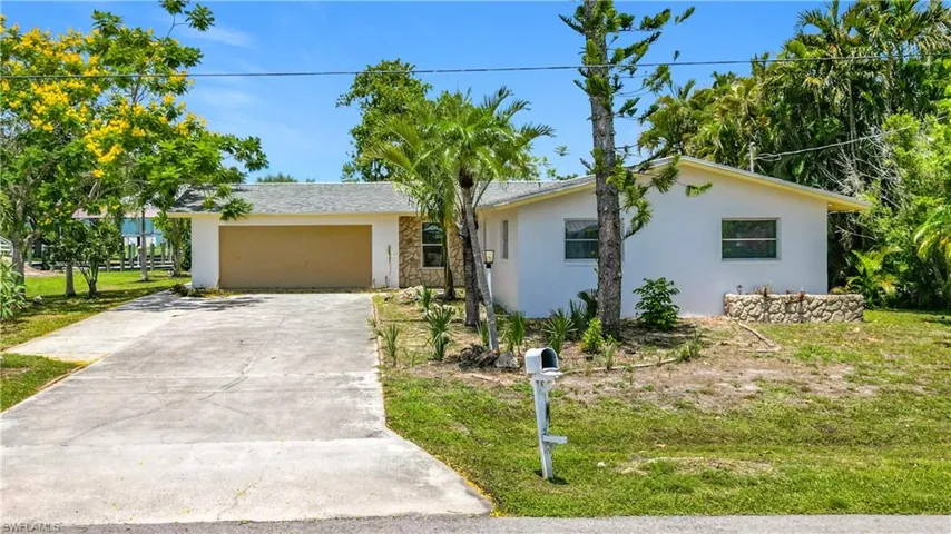 2137 Saint Croix Ave, Fort Myers, Florida 33905