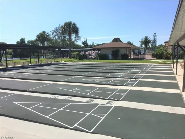 889  Charlemagne  BLVD, Naples, FL 34112