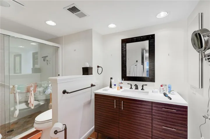 You get an easy access stand-up shower here. For the utmost in safety & convenience