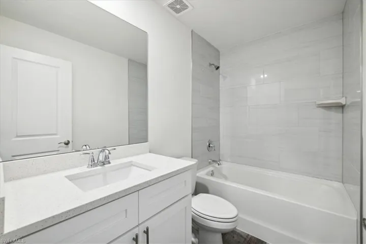22 NW 25th  TER, Cape Coral, FL 33993