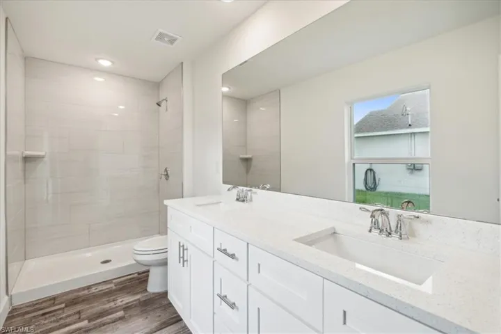 22 NW 25th  TER, Cape Coral, FL 33993