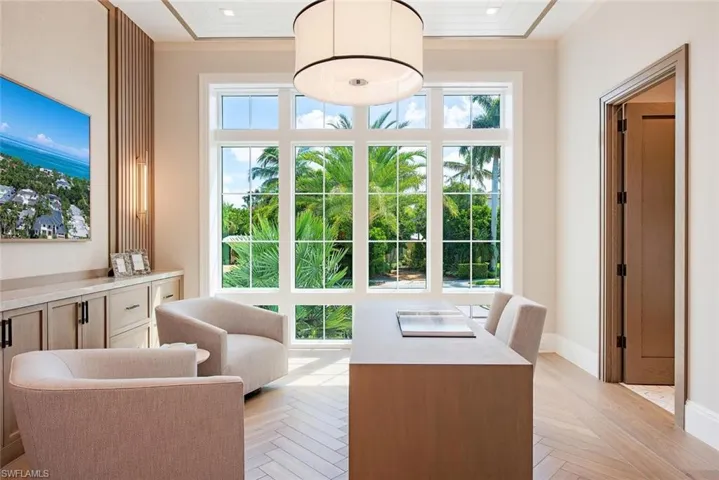 1544 3rd St S, Naples, Florida 34102