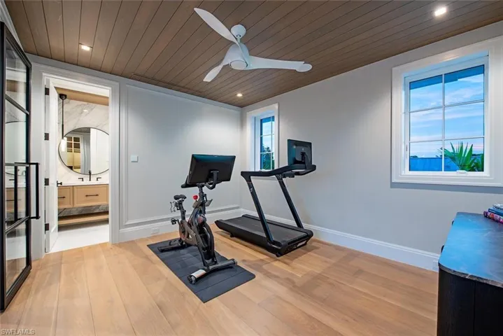 1544 3rd St S, Naples, Florida 34102