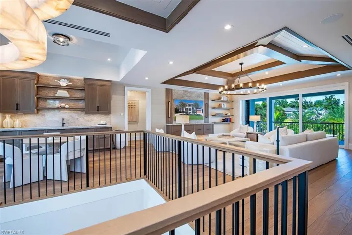 1544 3rd St S, Naples, Florida 34102