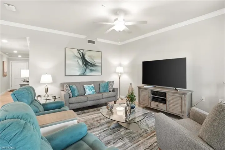 spacious, furniture stays, beach feel