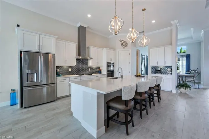 Perfect for entertaining family and friends, this kitchen is open and spacious!