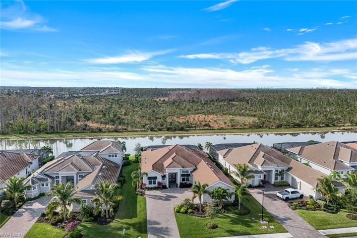 Perfectly located: This home is located halfway between the Wildblue Corkscrew entrance and the amenity center! It's close to everything!