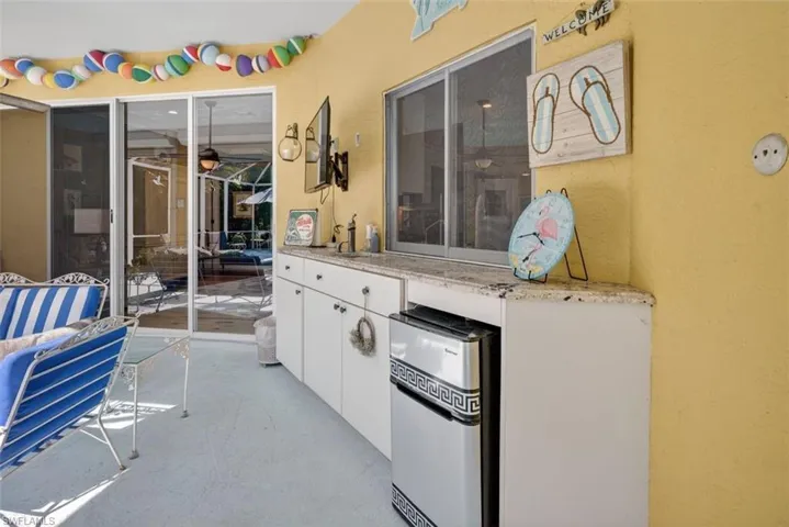 outdoor kitchen