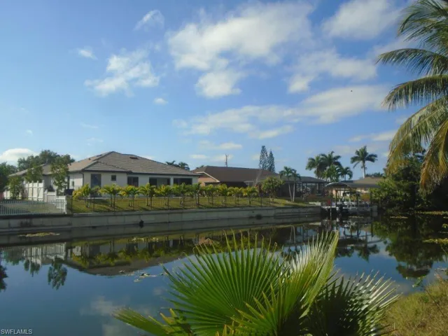 2304 Ne 23rd Pl, Cape Coral, Florida 33909
