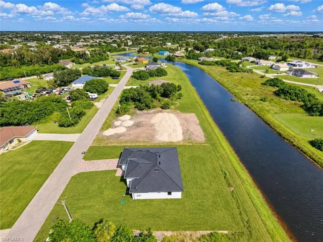 517 Paloma Ave, Lehigh Acres, Florida 33974