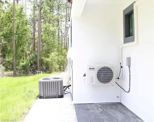 405 E 15th  ST, Lehigh Acres, FL 33972