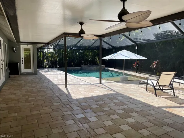 Pool covered Patio