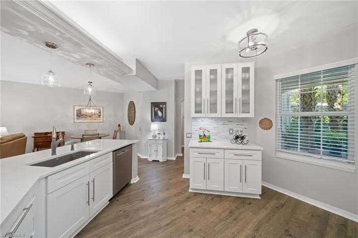Large Open Concept Kitchen