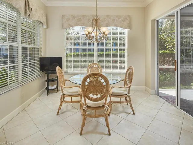 Wake up to this lovely and bright eat in kitchenwith southern exposure.