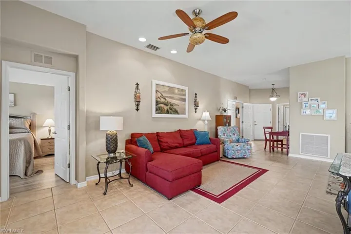10032 Oakhurst Way, Fort Myers, Florida 33913