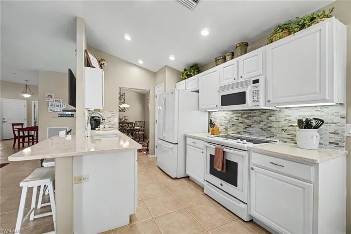 10032 Oakhurst Way, Fort Myers, Florida 33913