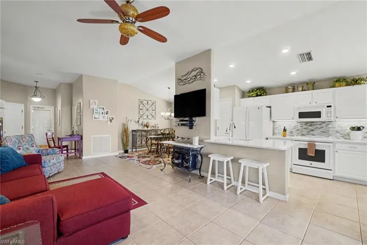 10032 Oakhurst Way, Fort Myers, Florida 33913