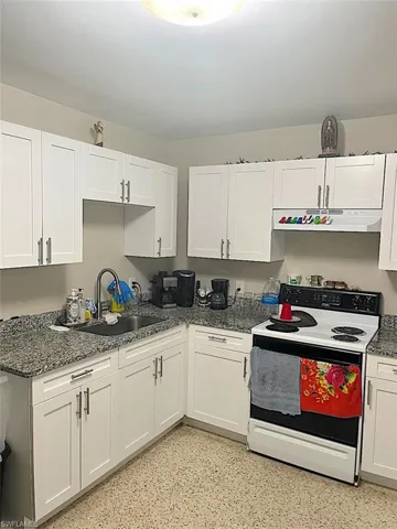 1200  Jeronimo  DR, Naples, FL 34103