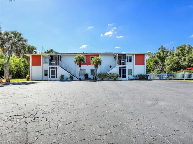 5781  Littlestone  CT, North Fort Myers, FL 33903