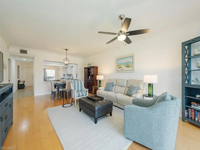 6015  Chardonnay  LN, Naples, FL 34119