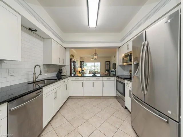 6015  Chardonnay  LN, Naples, FL 34119