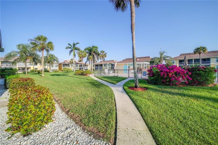Large beautifully landscaped area around the pool