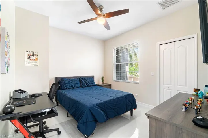 Bedroom #5 - Up stairs