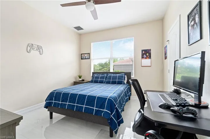 Bedroom #4 - Up stairs