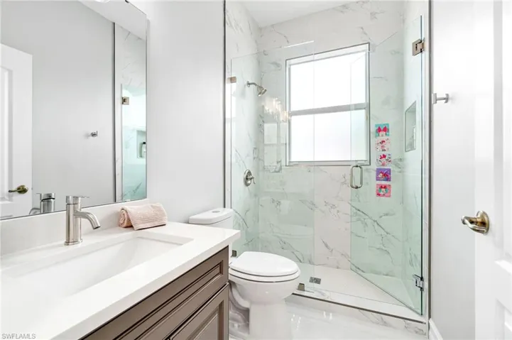 Bathroom #3 - Up stairs