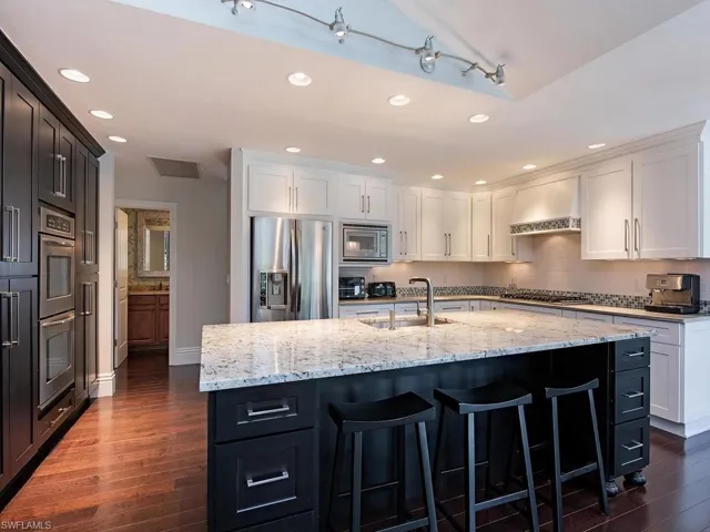 712 Shadow Lake Ln, Naples, Florida 34108