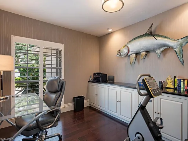 712 Shadow Lake Ln, Naples, Florida 34108