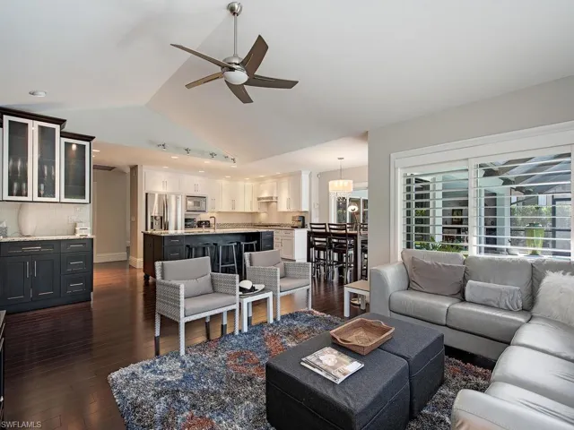 712 Shadow Lake Ln, Naples, Florida 34108