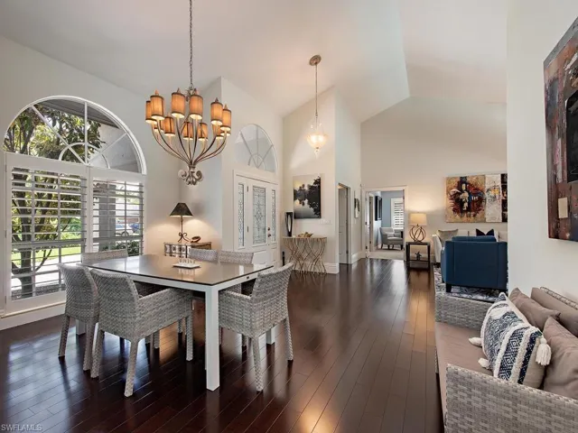712 Shadow Lake Ln, Naples, Florida 34108