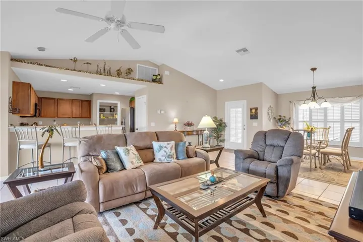 14 NW 28th  TER, Cape Coral, FL 33993