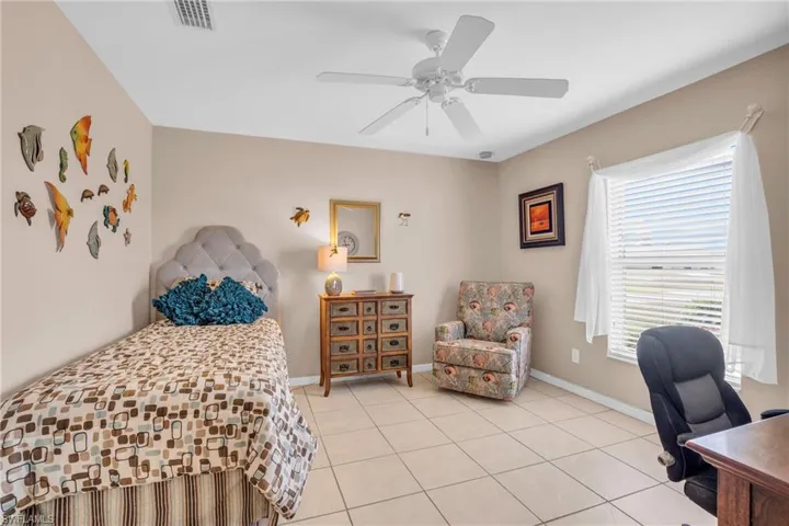14 NW 28th  TER, Cape Coral, FL 33993