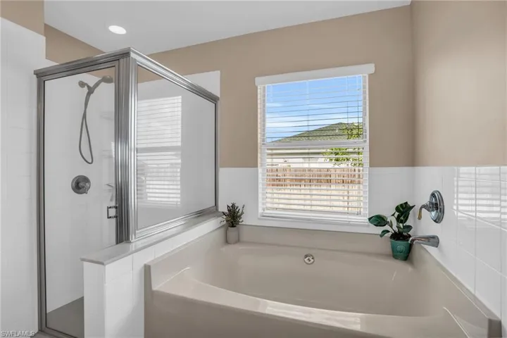 14 NW 28th  TER, Cape Coral, FL 33993