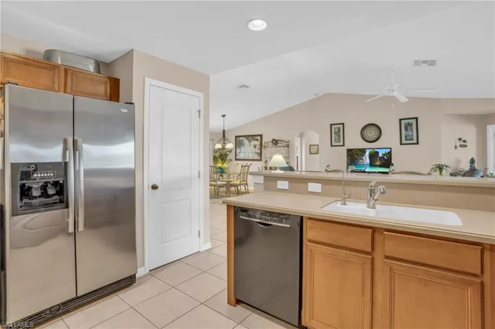 14 NW 28th  TER, Cape Coral, FL 33993