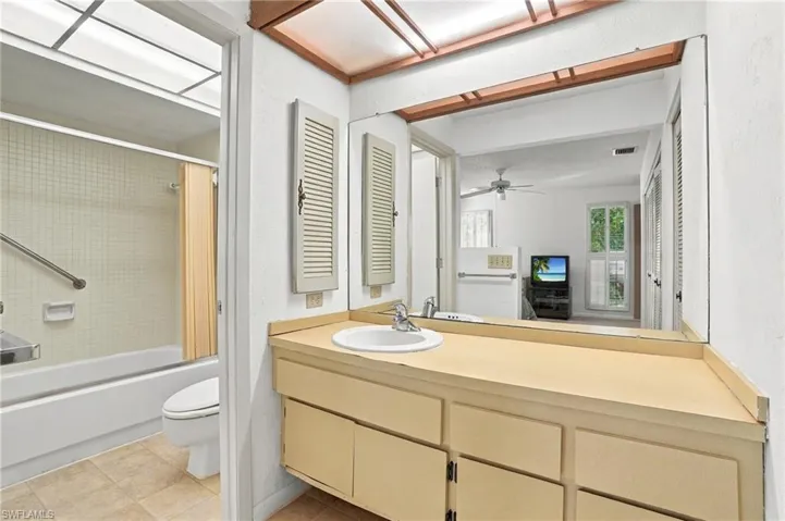 PRIMARY BEDROOM ENSUITE BATH