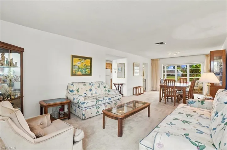 LIVING/DINING