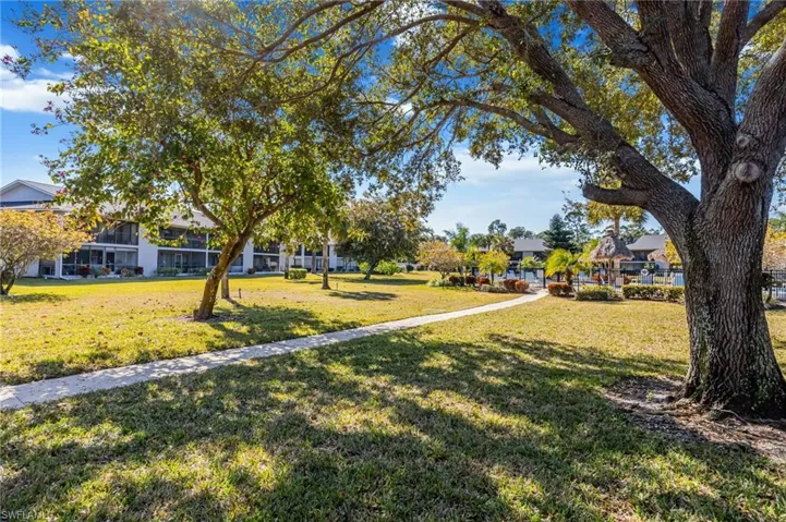 1208  Commonwealth  CIR, Naples, FL 34116