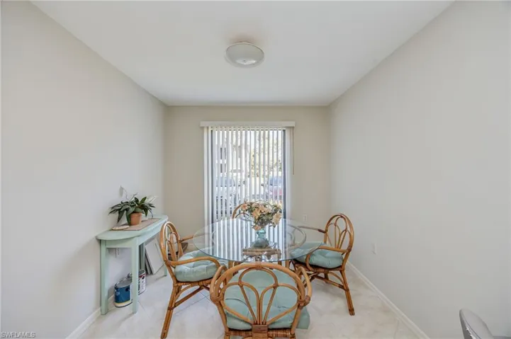 1208  Commonwealth  CIR, Naples, FL 34116