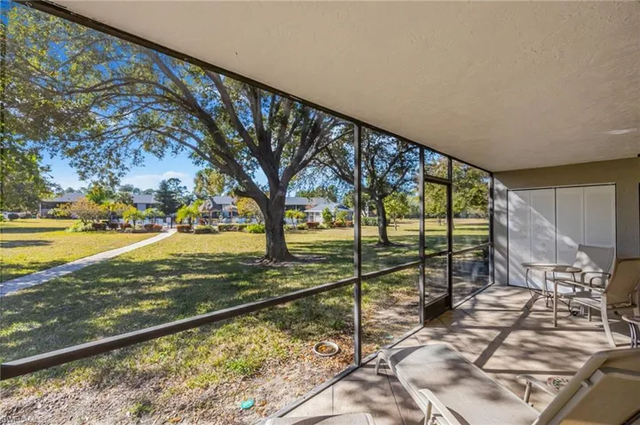 1208  Commonwealth  CIR, Naples, FL 34116