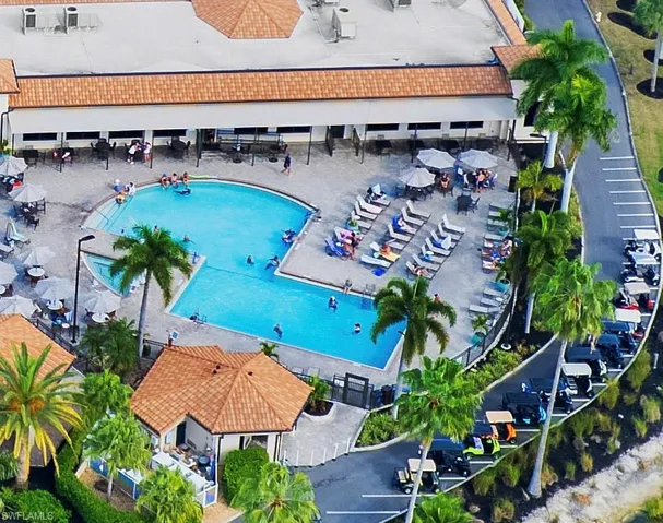 Resort-style Pool & Spa