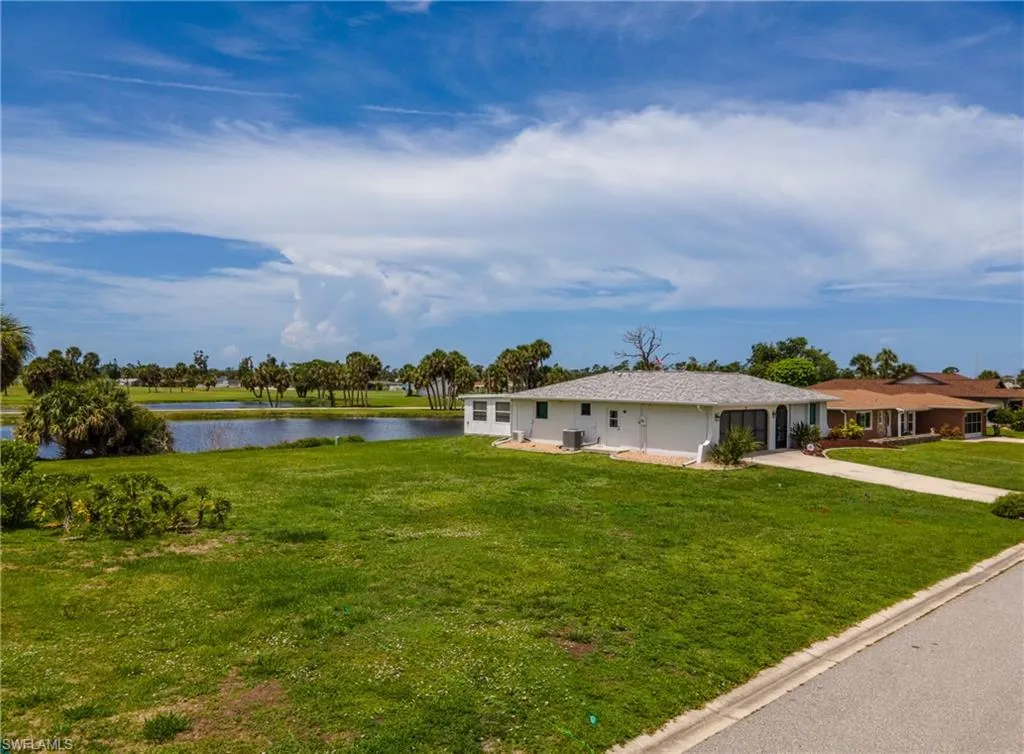 15 Oakland Hills PL, Rotonda West, FL 33947,2025000125